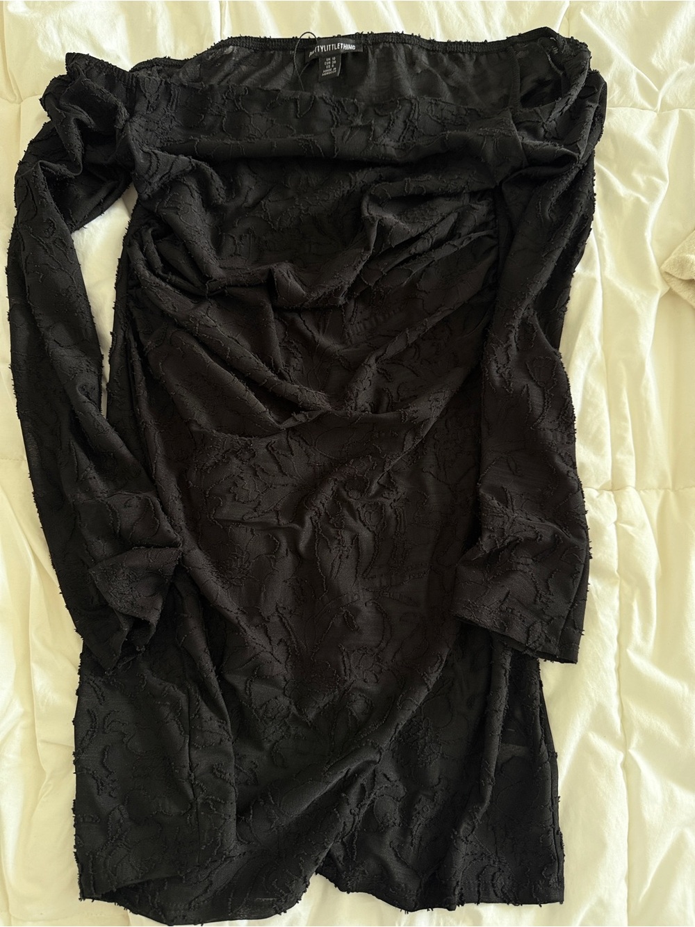 PrettyLittleThing Black Floral Textured dress